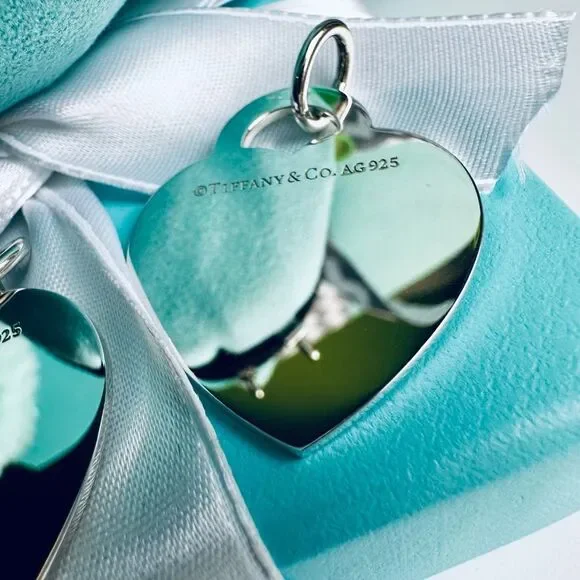 Rare Retired Tiffany & Co. XL VERONA Heart Tag Charm Pendant in Silver - Picture 2 of 3